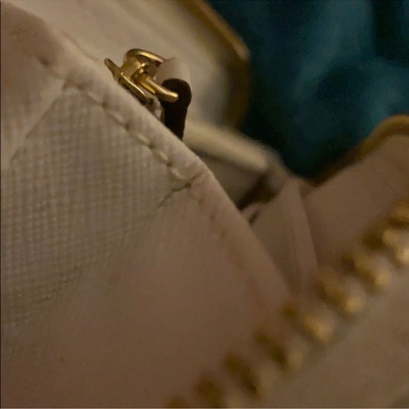 MICHAEL KORS LOGO LONG ZIP AROUND WALLET - Picture 9 of 9